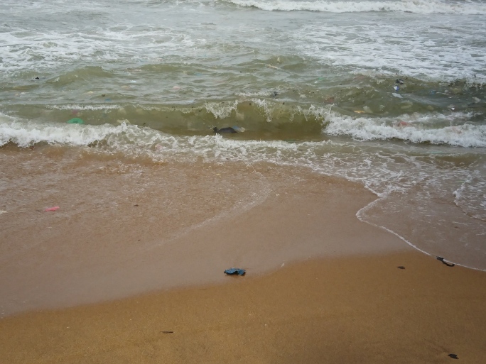 The dissapointment of Mount Lavinia beach, Colombo, Sri Lanka