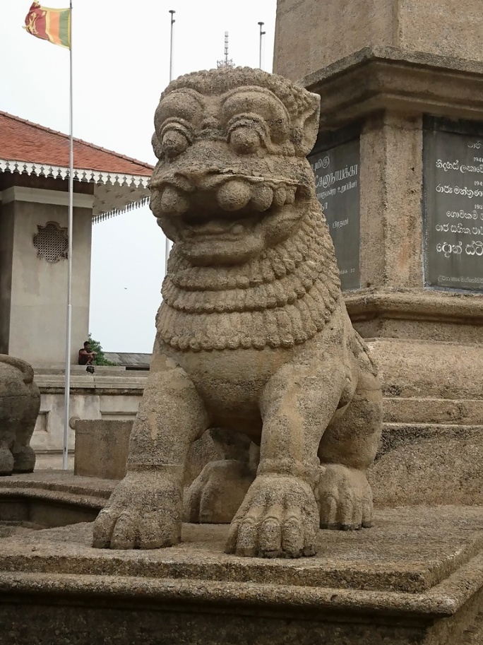 Independence-Memorial-Hall-lion-statue